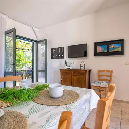Sardinia Re - Residenza Gli Ulivi - Flat 1 *